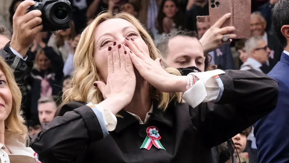 Μελόνι «καλεί» Λεπέν;