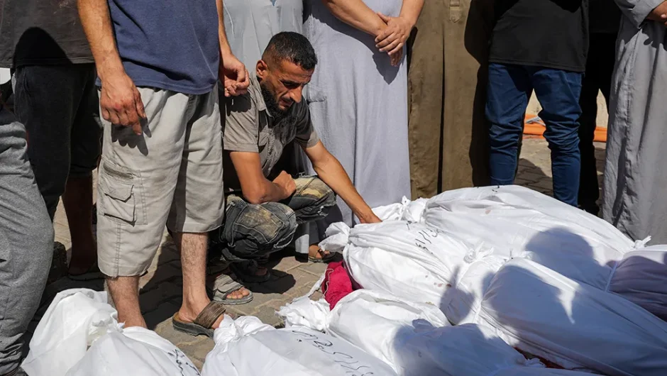 Κλειστά μάτια, βουλωμένα αυτιά