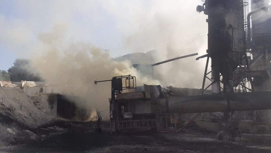 Αγρίνιο / Η στιγμή της φονικής έκρηξης στο εργοστάσιο πίσσας (βίντεο)