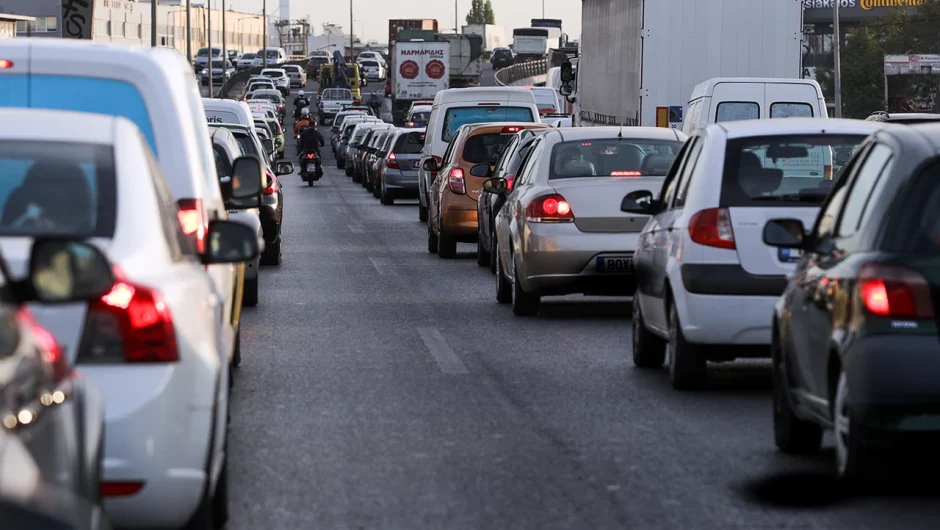 Σφίγγει ο κλοιός για 500.000 ανασφάλιστα οχήματα – Έρχονται τα νέα πρόστιμα και οι κυρώσεις