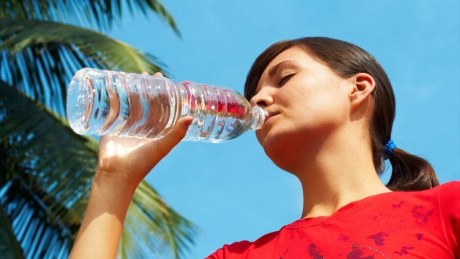 Νέα έρευνα: Όσοι πίνουν νερό από πλαστικά μπουκάλια έχουν αυξημένο κίνδυνο να εμφανίσουν διαβήτη τύπου 2