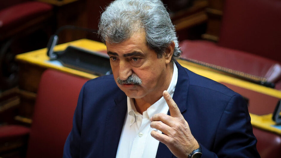 Πυρά Πολάκη κατά Τσίπρα: Όχι αλλά Ινστιτούτα και «φλόγες» δίπλα σε εικονίσματα