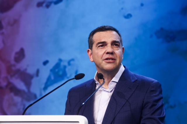 Παπανδρέου – Τσίπρας δείχνουν τον δρόμο, Ανδρουλάκης – Κασσελάκης τις καρέκλες τους…