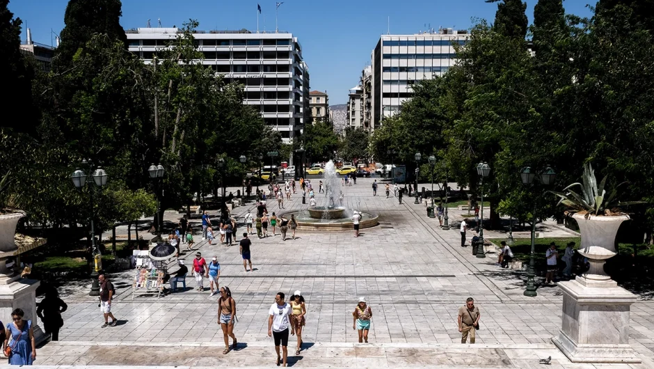 Σε κλοιό ζέστης και αφρικανικής σκόνης η χώρα – «Σκαρφαλώνει» ο υδράργυρος και «φλερτάρει» με τους 40 βαθμούς Κελσίου