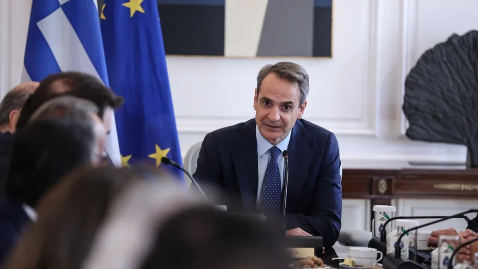 Δομικός ανασχηματισμός στους γραμματείς των υπουργείων με «γαλάζια» στελέχη