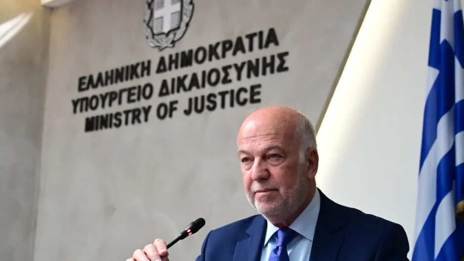 Το «μαύρο» Φλωρίδη και τα Παρατηρητήρια δικών