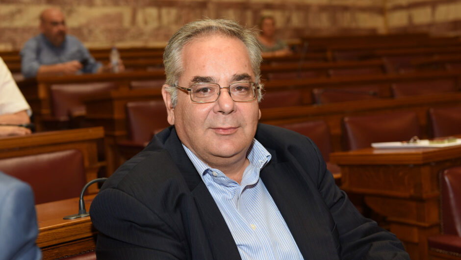 Λαμπρούλης: «Αποτέλεσμα της ασκούμενης πολιτικής η έλλειψη προσωπικού στις δημόσιες δομές υγείας»