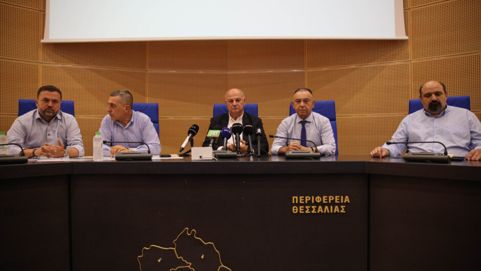 Σύσκεψη Τσιάρα με κτηνοτρόφους της Θεσσαλίας για την πανώλη στα αιγοπρόβατα (φωτ.)