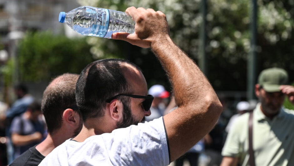 Καύσωνας: Πώς να μείνετε ενυδατωμένοι – 7 συμβουλές