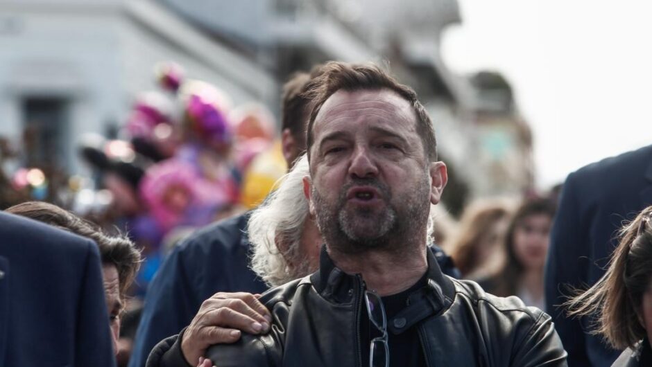 Νίκος Πλακιάς – Τέμπη / Οργή για την «ομερτά» των ΜΜΕ – «Σε ποιο άλλο μέρος τα κανάλια δεν θα έδειχναν τίποτα;»