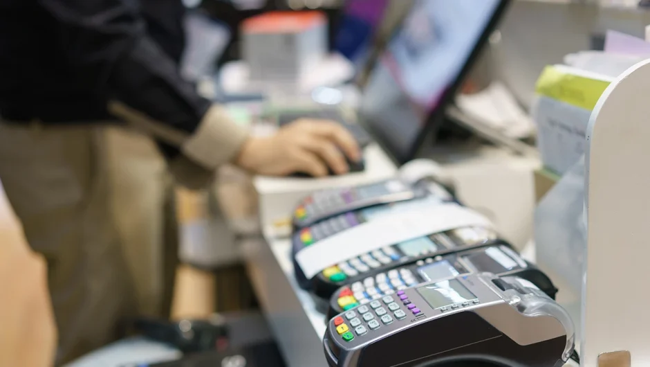 Καταργείται το χαρτόσημο – Έρχεται το ψηφιακό τέλος συναλλαγής