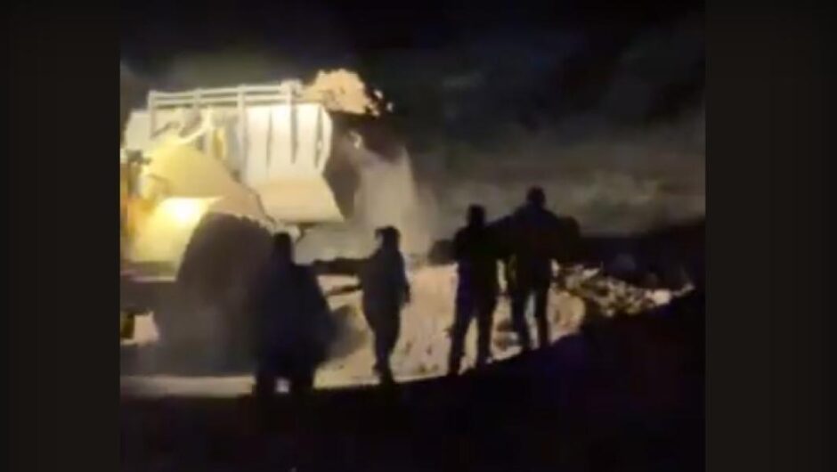 Πανώλη στη Θεσσαλία / Μπάζωσαν νύχτα το σημείο που έθαψαν ζωντανά τα αιγοπρόβατα (βίντεο)