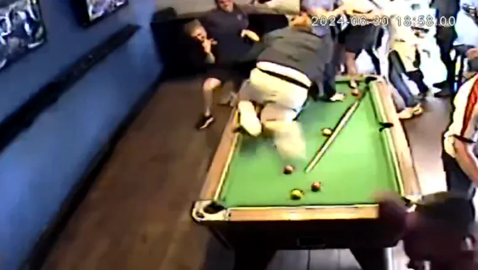 Euro 2024: Στιγμές… παραφροσύνης σε πάμπ μετά την ισοφάριση της Αγγλίας – Το βίντεο που έγινε viral