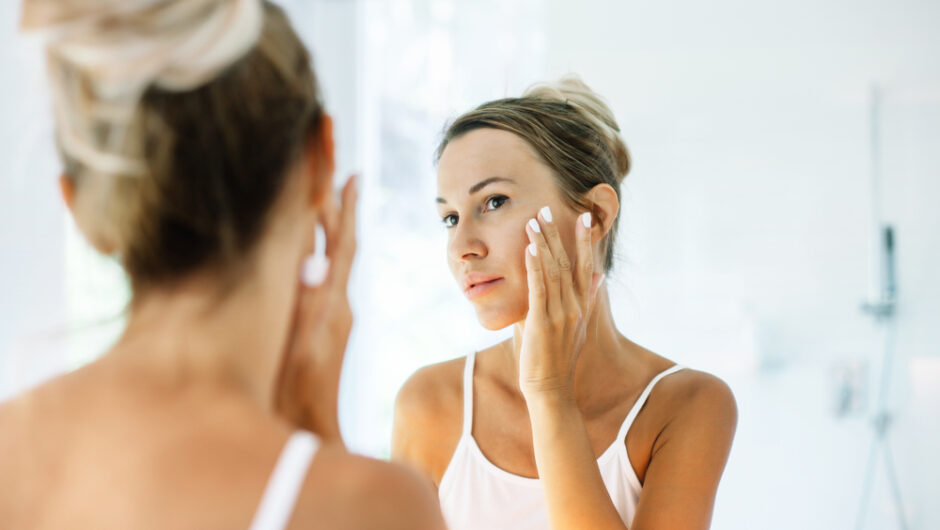 Τα 10 λάθη που μας γερνούν πρόωρα