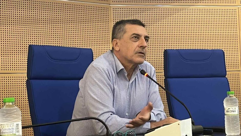 Λάρισα: Έκτακτη σύσκεψη για τη λειψυδρία – Κουρέτας: «Ενωμένοι, πρέπει να συμφωνήσουμε στα ελάχιστα και να διεκδικήσουμε έργα που καθυστέρησαν» (φωτό – βίντεο)