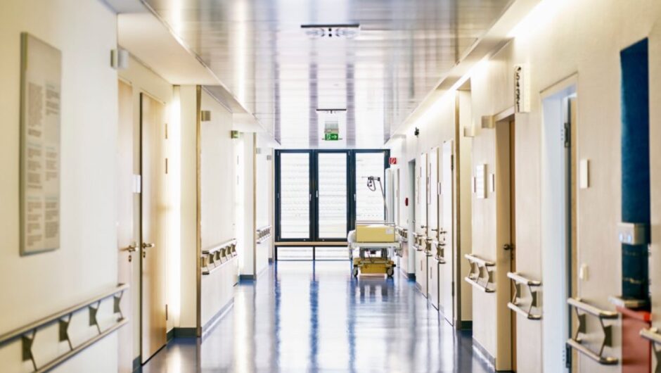 Ένταση στα Επείγοντα του Νοσοκομείου Τρικάλων: Τους ζήτησαν να περιμένουν και κάλεσαν τους…συγγενείς για «υποστήριξη»