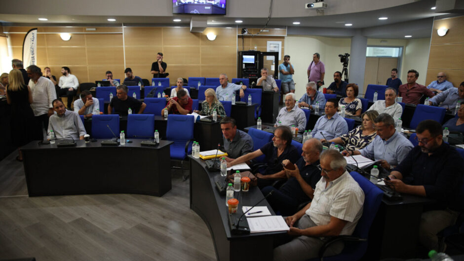 Περιφερειακό Συμβούλιο Θεσσαλίας: Μάχες για το «νεκροταφείο ψαριών» στα νερά της Μαγνησίας (φωτ.)