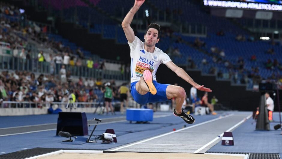 Έπος: Ο Τεντόγλου υποδέχτηκε με… πάλη τον Καραλή μετά το πανελλήνιο ρεκόρ του