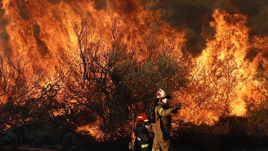 Ακραίος κίνδυνος σήμερα σε Αττική, Πελοπόννησο και Στερεά Ελλάδα – Ο χάρτης με τις επικίνδυνες για φωτιές περιοχές
