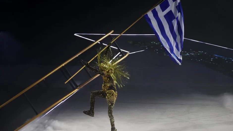 Ενθουσιασμός στην Ελλάδα για την τελετή λήξης των Ολυμπιακών Αγώνων 2024 – «Ανατριχιαστικό αυτό που έκαναν οι Γάλλοι»