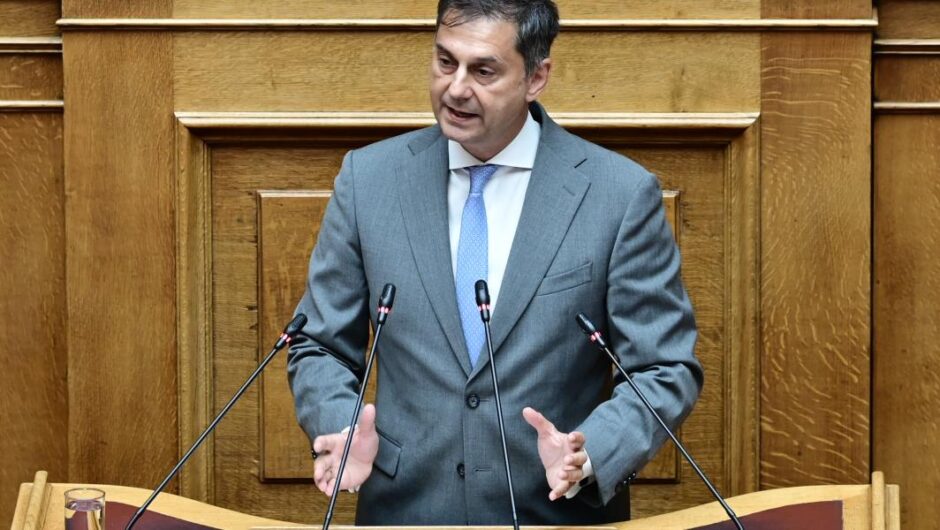 Χάρης Θεοχάρης / «Αν πάρουμε εργαζόμενους του ενιαίου μισθολογίου θα είναι ανίκανοι ή διεφθαρμένοι»