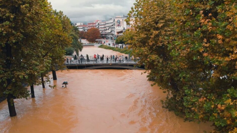 Το 24ωρο που πνίγηκαν τα Τρίκαλα (φωτό – βίντεο)