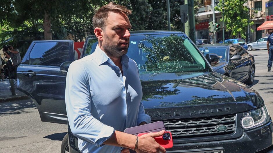 Ο Κασσελάκης μένει στον ΣΥΡΙΖΑ και θα διεκδικήσει εκ νέου την ηγεσία του