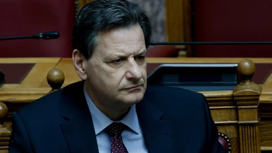 Η καταστροφή της Κάρλας: Όταν ο υπουργός Περιβάλλοντος δηλώνει… αναρμόδιος για το περιβάλλον