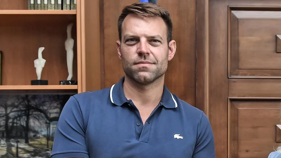 Στέφανος Κασσελάκης: Πειράματα