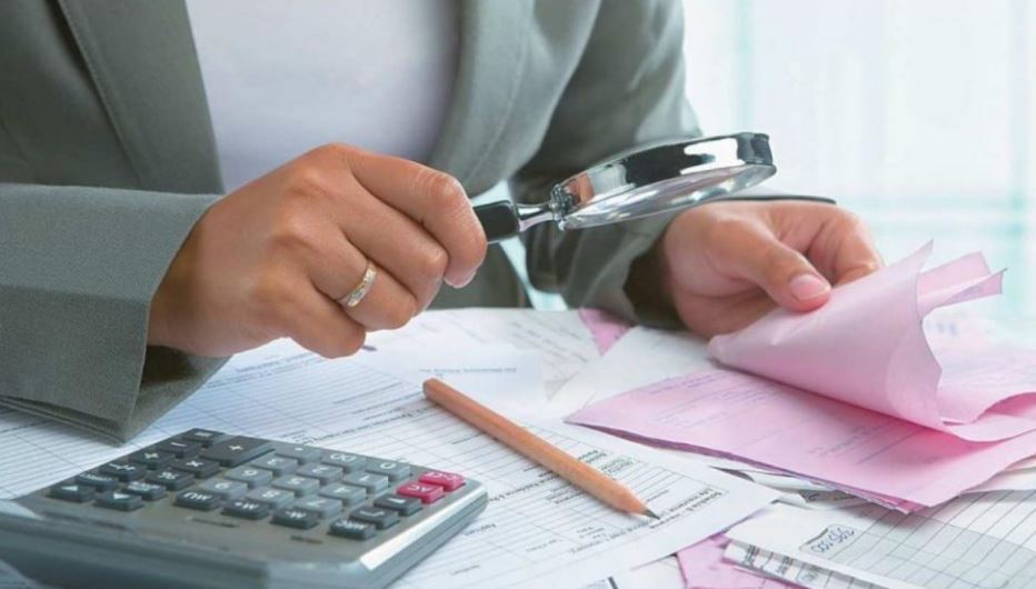 Κατασχέσεις μισθών και συντάξεων από την Εφορία – Ποιοι μπαίνουν στο στόχαστρο