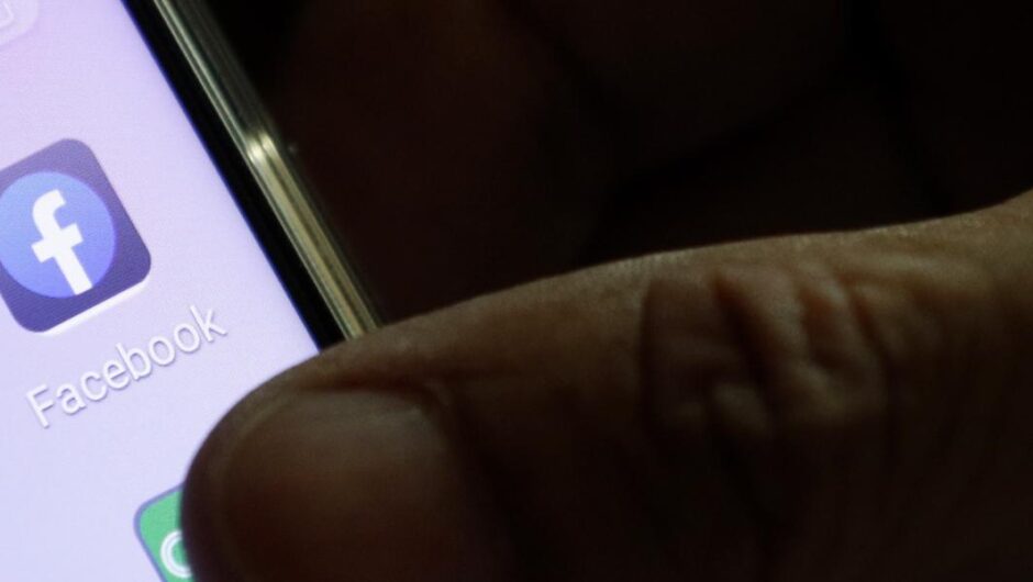 Facebook / Μας ακούει και διαφημίζει – Η έκθεση που επιβεβαίωσε τις υποψίες