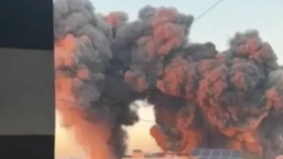 Απόκοσμες εικόνες από την ισραηλινή επίθεση στο Λίβανο, καπνοί «έπνιξαν» την πόλη – Κάλεσμα ενότητας από τον μεταβατικό πρωθυπουργό