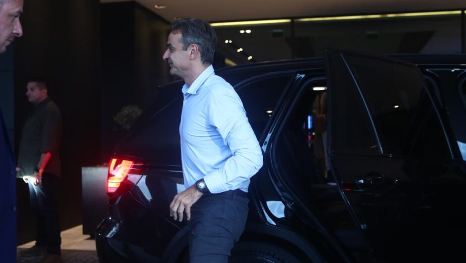 Μητσοτάκης – ΔΕΘ / «Θερμή» υποδοχή με μαζικές συγκεντρώσεις στη Θεσσαλονίκη