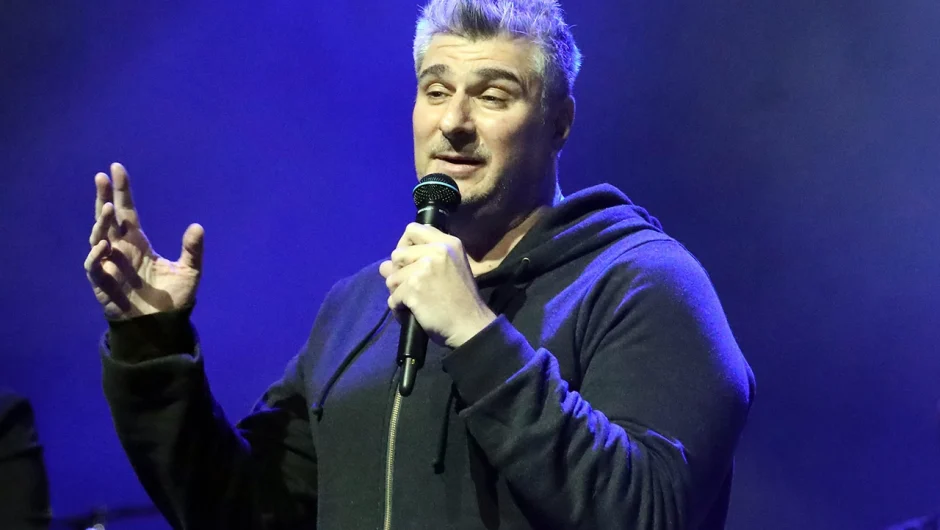 Ο Νίκος Μωραΐτης «κάρφωσε» τον Νίκο Παππά: «Μεγάλος παίκτης, Respect! Χωρίς αυτόν δε θα είχε περάσει η πρόταση μομφής»