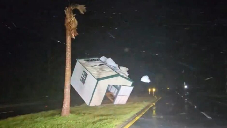 Φλόριντα / Δορυφορική εικόνα από την «εισβολή» του τυφώνα Ελέν (βίντεο)