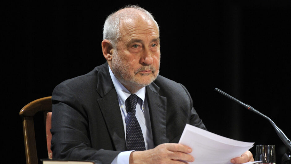Τζόζεφ Στίγκλιτς: «Η Ελλάδα ανέκαμψε, αλλά όχι η ευημερία του λαού»
