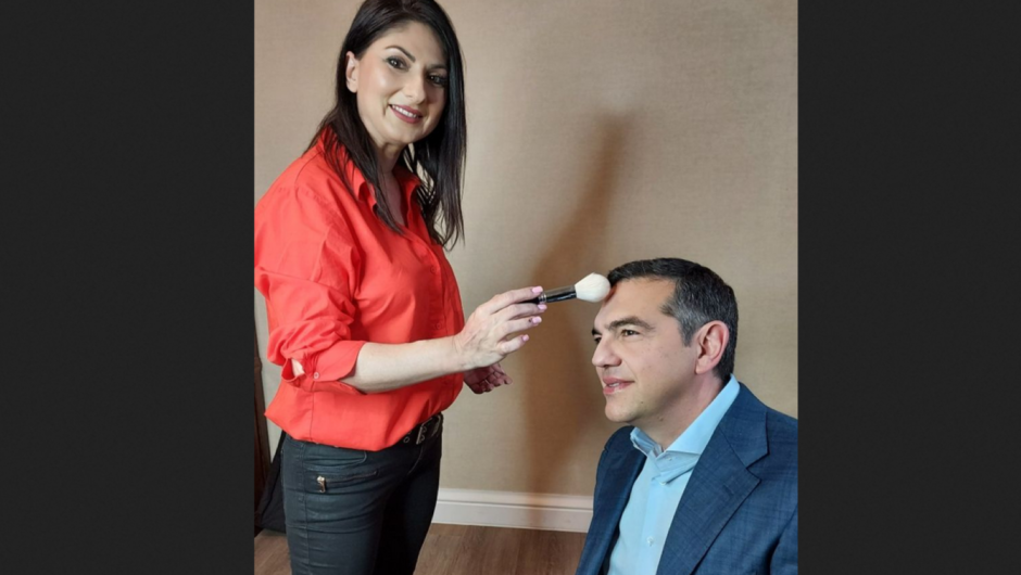 Ιστορίες καθημερινής «τρέλας» στον κόσμο του μακιγιάζ από μια Λαρισαία makeup artist – Τα… κόκκινα αυτιά του Τσίπρα και η «μάχη» μαμάδων και πεθερών (φωτό)