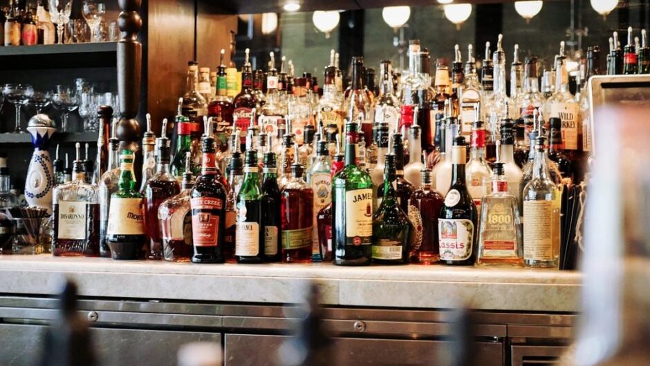 Ποτά «μπόμπες» / Μπορεί να προκαλέσουν τύφλωση ή και θάνατο