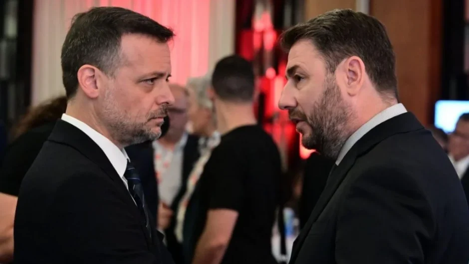 Εκλογές ΠΑΣΟΚ: Ανδρουλάκης και Δούκας στην «finish line» – Οι συμμαχίες και τα σενάρια για τη δεύτερη Κυριακή