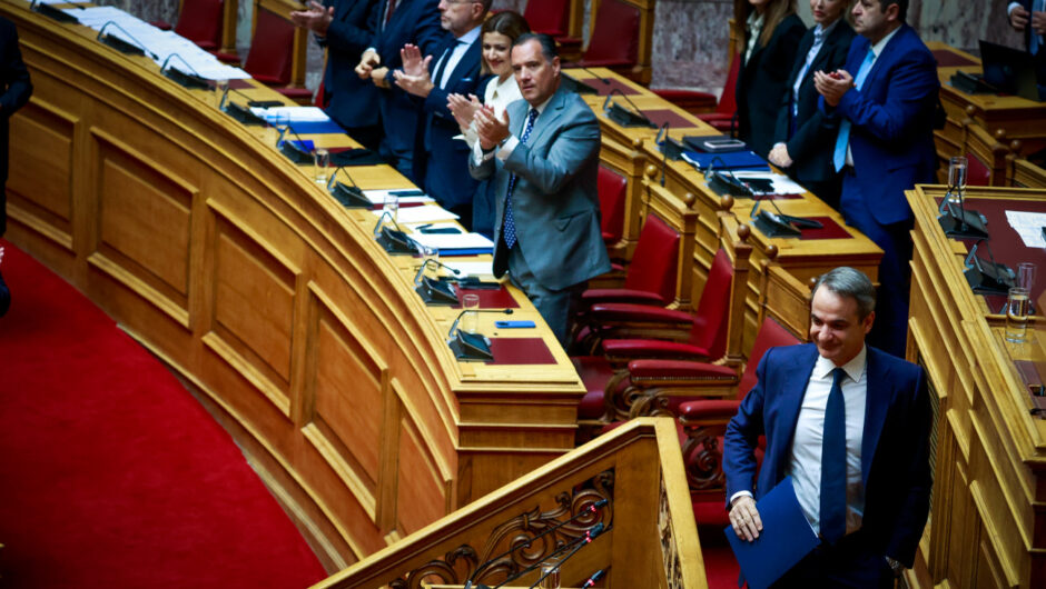 Η πλώρη της ΝΔ στρίβει (για τα καλά) Δεξιά, στοίχημα για την αντιπολίτευση ο χώρος που ανοίγει