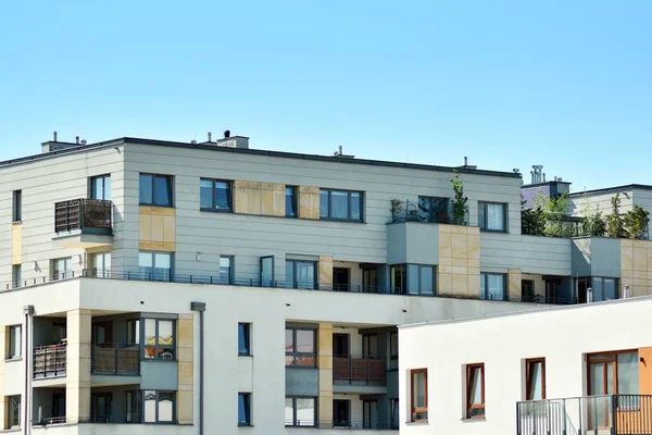 Ραγδαία υποχώρηση της ιδιοκατοίκησης στην Ελλάδα μέσα σε 20 χρόνια – από 84,6% στο 61%