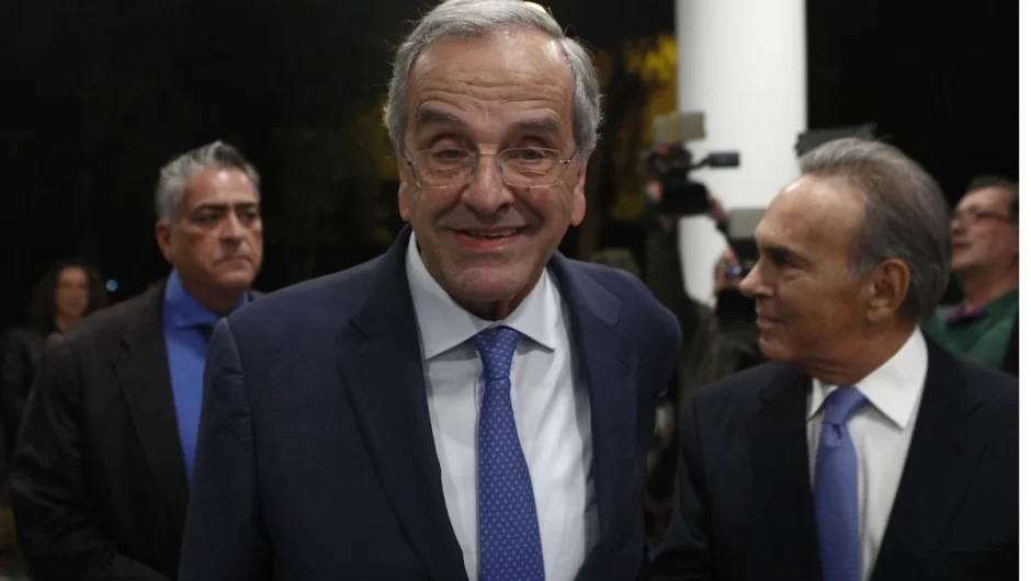 Αντώνης Σαμαράς: Κουμπί