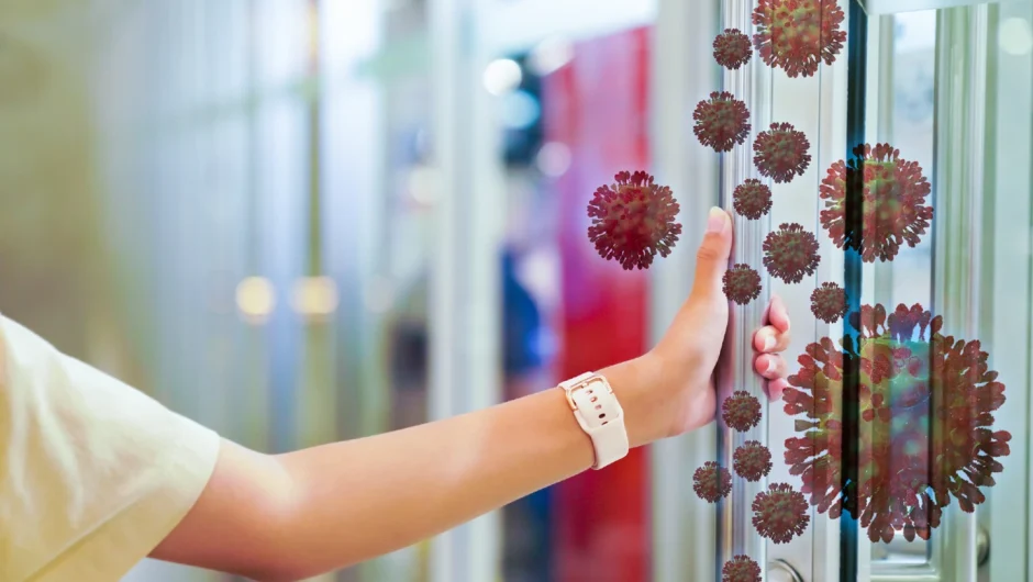 Πνευμονία: Τα συμπτώματα που δεν πρέπει να αγνοήσετε σε παιδιά και ενηλίκους