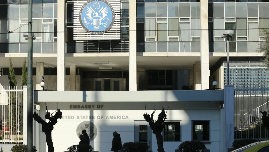 Γιατί τόση ανησυχία στους «Έλληνες» της Πρεσβείας