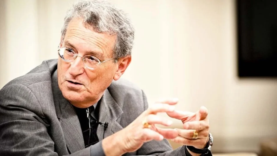 Ο Γκρίνμπεργκ για τον ΣΥΡΙΖΑ, τον Κασσελάκη και τον Μητσοτάκη