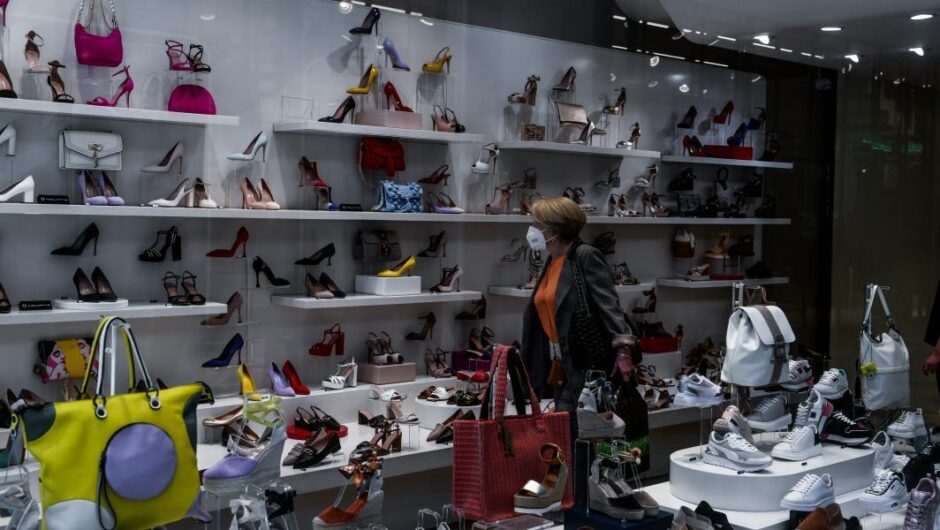 Ελεύθεροι Επαγγελματίες / Πόσο θα αυξηθούν οι εισφορές από την 1η Ιανουαρίου 2025