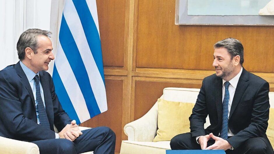 Πράσινο τσάι και συμπάθεια – Ρωγμές στο εσωτερικό του ΠΑΣΟΚ για το «κλίμα συναίνεσης» με τη ΝΔ