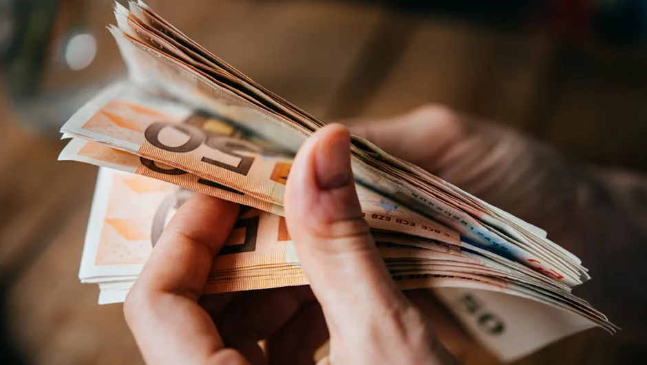 Οι 12 υποχρεώσεις των φορολογουμένων πριν φύγει το 2024