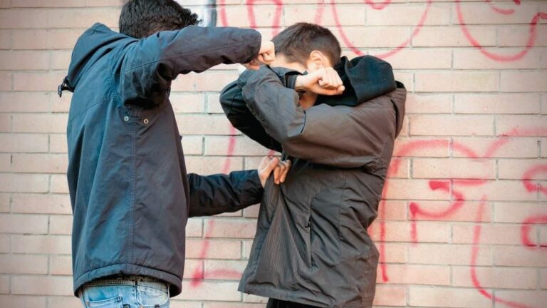 Όργιο παραβατικότητας ανηλίκων στην αρχή του 2025: Άγριοι ξυλοδαρμοί, συμπλοκές και καταγγελίες για πορνογραφία ανηλίκων