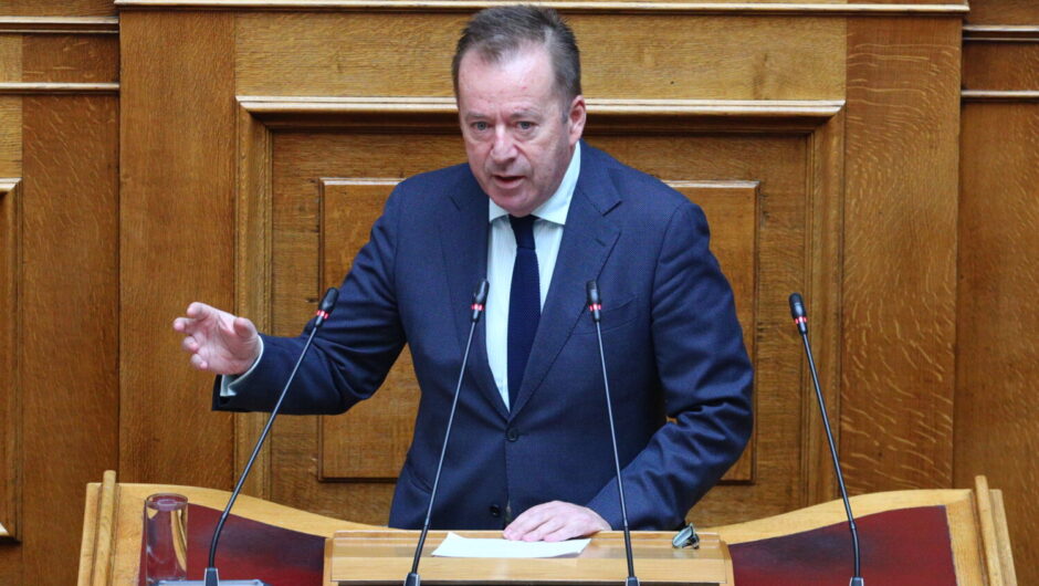 Κόκκαλης: Τρία ερωτήματα στον πρωθυπουργό για το έγκλημα των Τεμπών